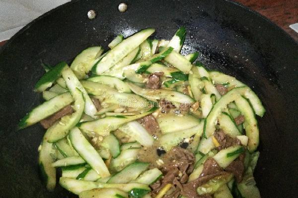 青瓜炒牛肉的做法图解10