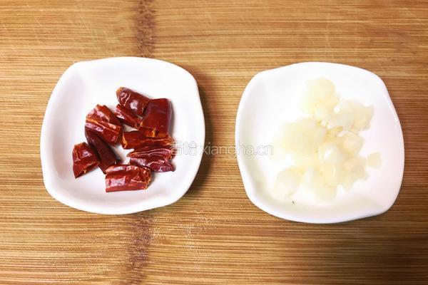 手撕包菜的做法图解4