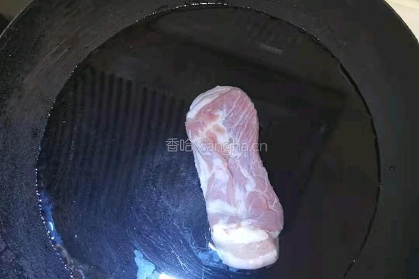 脆皮五花肉的做法图解1