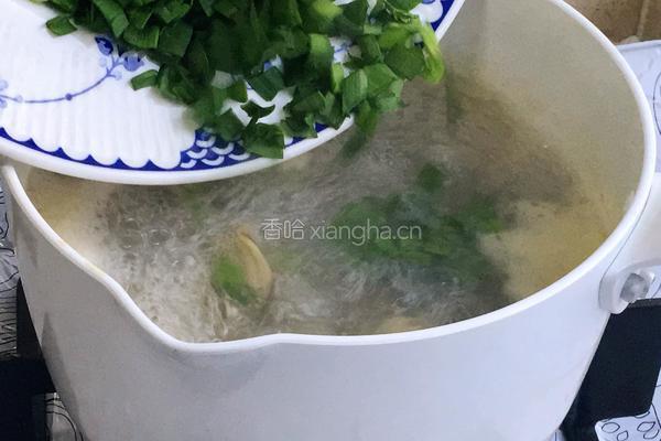 小海鲜韭菜汤的做法图解7