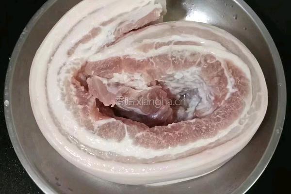 电饭煲叉烧的做法图解1
