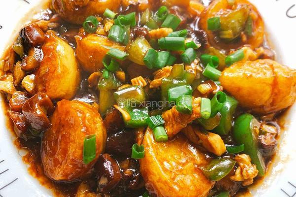 青椒香菇鸡丁烩日本豆腐