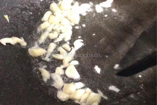 豆豉鲮鱼油麦菜的做法图解3