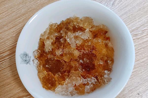 椰浆牛奶雪耳桃胶的做法图解2