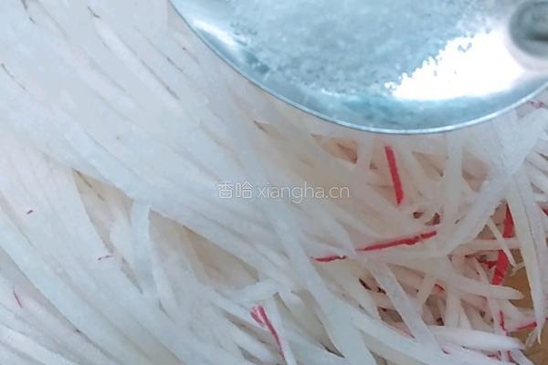 糖醋萝卜丝的做法图解2