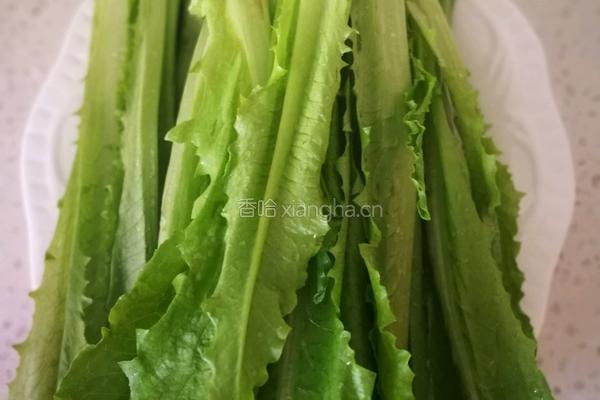 素扒油麦菜的做法图解1