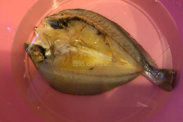 蒸咸鱼的做法图解1