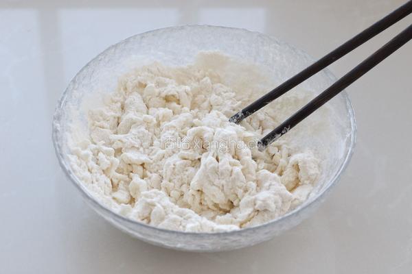 油泼剪刀面的做法图解1