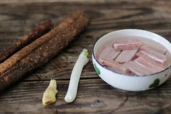 山药排骨煲的做法图解1