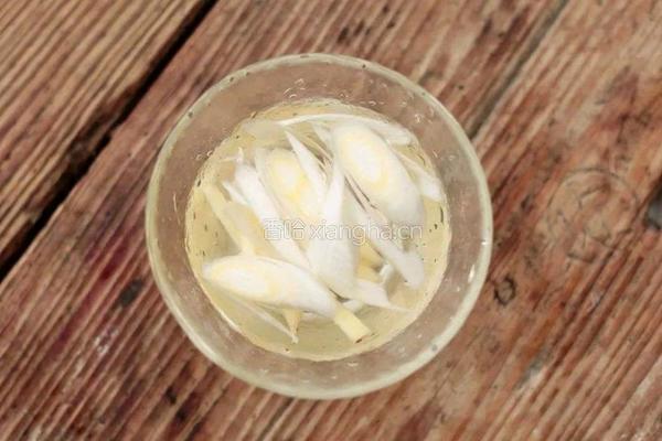 三鲜笋炸酥肉丸的做法图解3