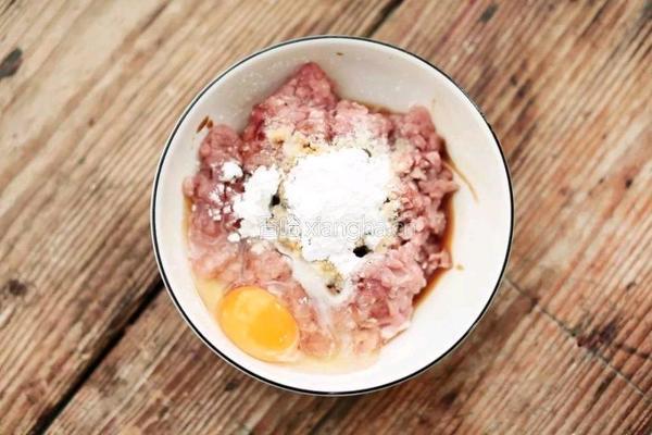 三鲜笋炸酥肉丸的做法图解6