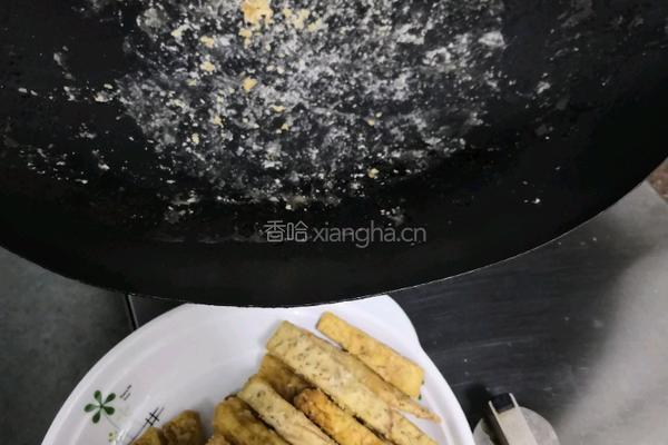 反沙（拔丝）香芋的做法图解7