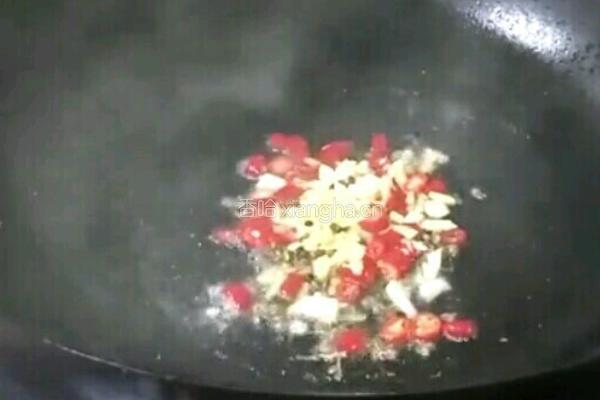 香菇汇豆腐的做法图解1