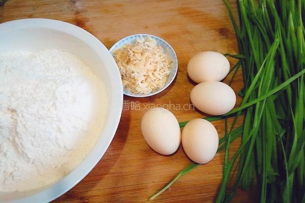 韭菜鸡蛋饼的做法图解1