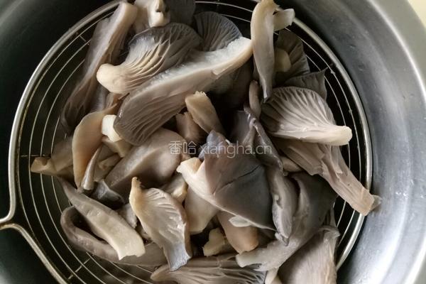 酥炸蘑菇的做法图解3