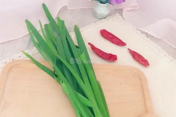 （正月十五闹元宵）韭菜汇鸡蛋的做法图解1