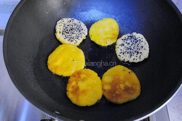 煎红薯饼的做法图解13