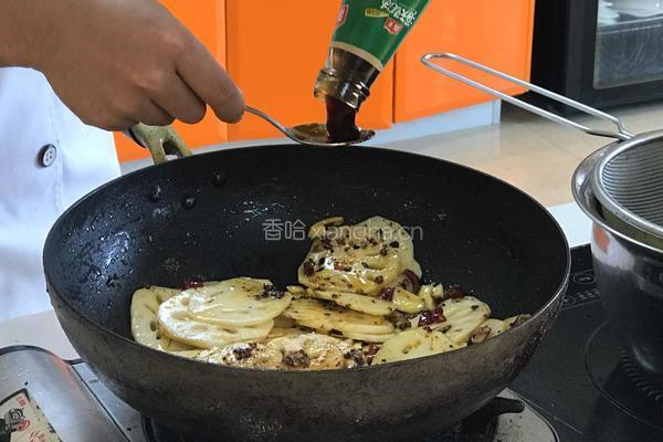 麻辣干锅藕片的做法图解5