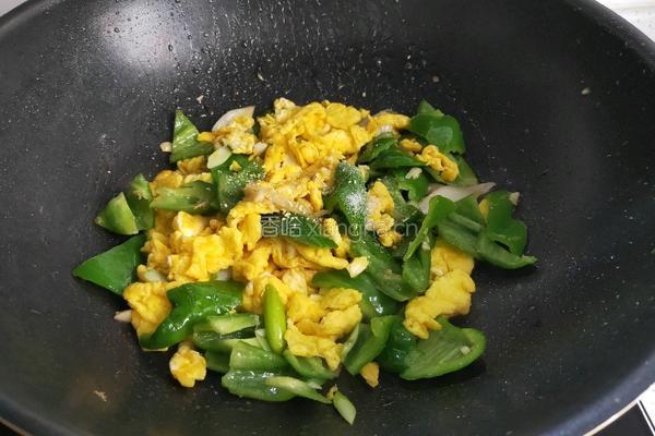 辣椒炒鸡蛋的做法图解7