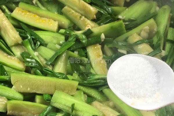 韭菜炒丝瓜的做法图解6