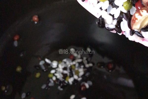 黑米八宝粥的做法图解8