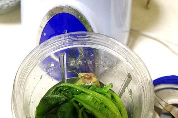 蘸水菠菜面的做法图解1