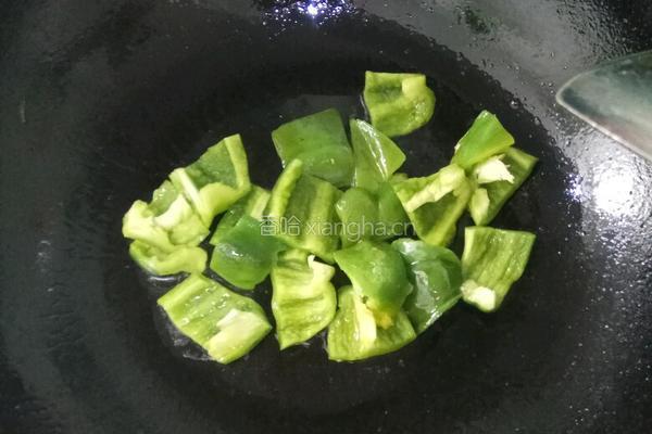 素鸡炒青椒的做法图解3