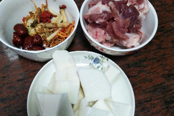 虫草花山药骨头汤的做法图解1