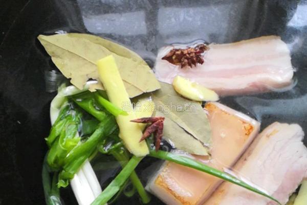 酸菜扣肉的做法图解4