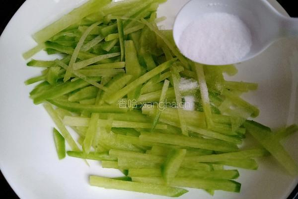 青萝卜蛤蜊肉汤的做法图解4