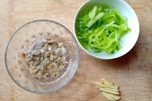 青萝卜蛤蜊肉汤的做法图解6