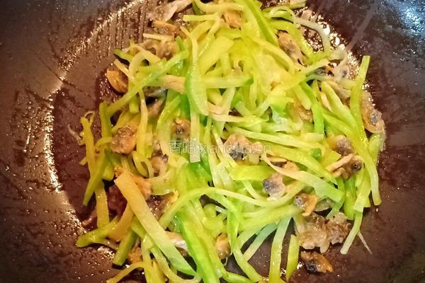 青萝卜蛤蜊肉汤的做法图解12