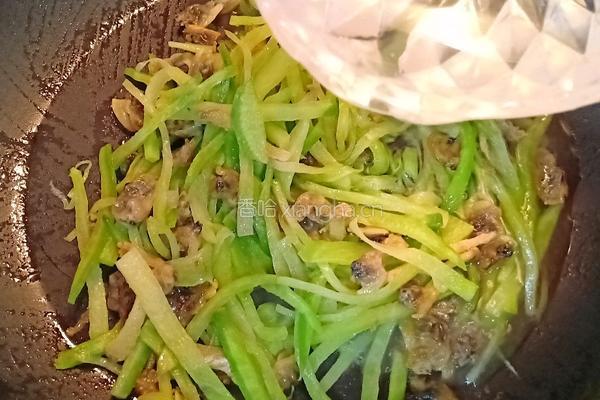 青萝卜蛤蜊肉汤的做法图解13
