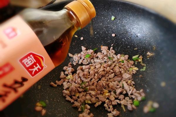 肉末芹菜的做法图解5