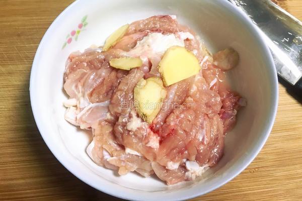 柠香鸡扒的做法图解2