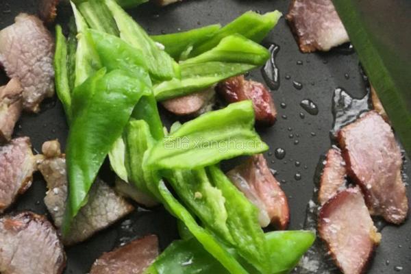 腊肉炒豆腐的做法图解5