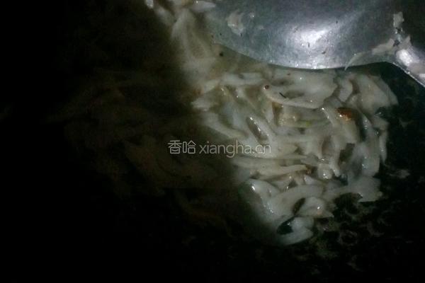 香香腊腌菜炒脆藕 的做法图解7