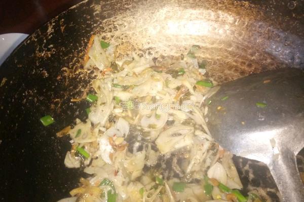 香香腊腌菜炒脆藕 的做法图解12