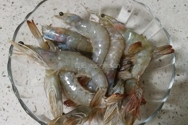萝卜丝炖大虾的做法图解1
