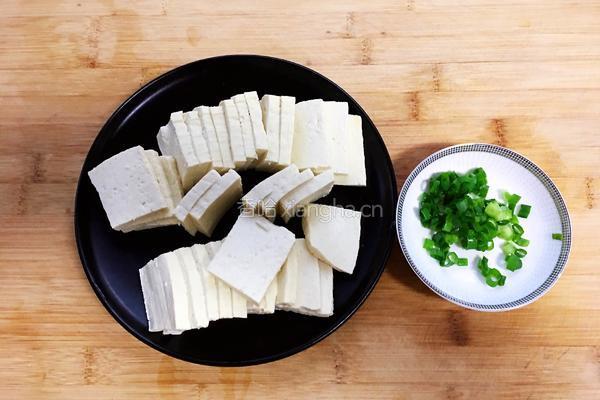 香煎豆腐的做法图解1