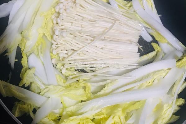 金针菇炒娃娃菜的做法图解3