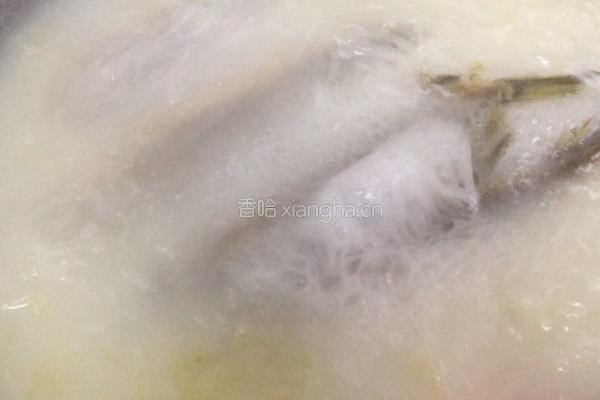 小黄鱼萝卜丝汤的做法图解12
