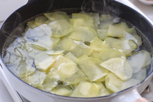 凉拌麻辣土豆片的做法图解4