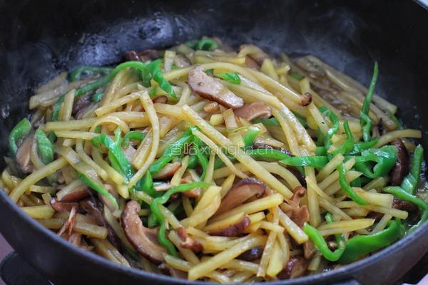 香菇炒土豆条的做法图解8