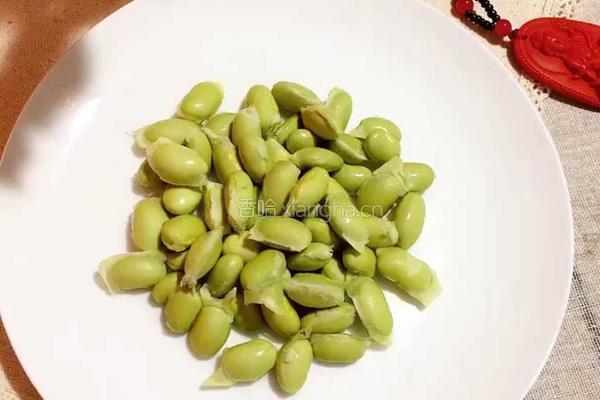 毛豆杂酱的做法图解1