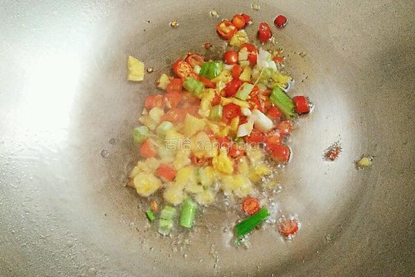 蒜苔炒腊肉的做法图解4