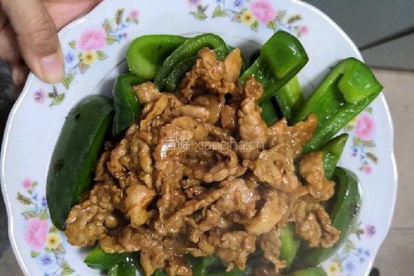 青椒炒肉的做法图解4