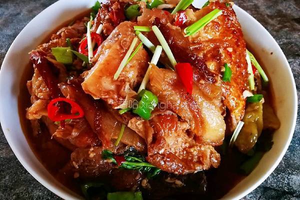 五花肉炖胖头鱼头的做法图解9