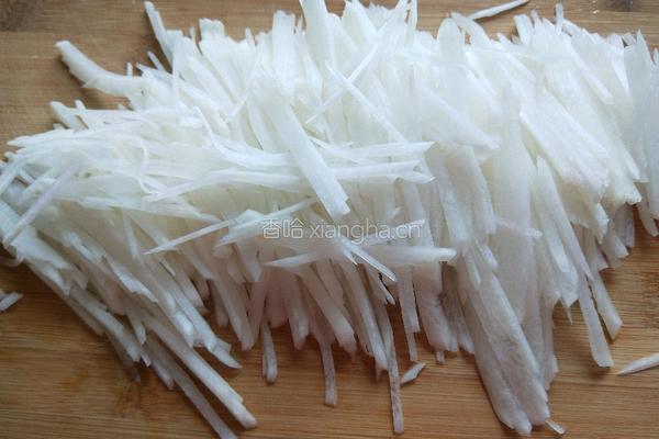新文美食 白萝卜香辣凉拌菜的做法图解3