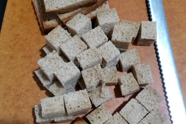 伯爵红茶焦糖面包丁的做法图解1